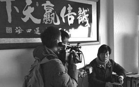 女老板遭工人软禁