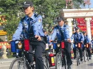他只是在街头大笑，为何被警方带走？揭秘那些你不知道的“寻衅滋事”隐形红线！