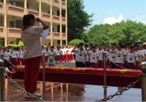 韶关市第三中学团委举行禁毒宣誓签名活动