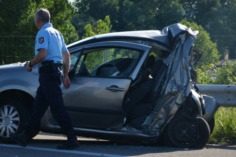 什么情况下发生车祸保险公司可以拒绝理赔？