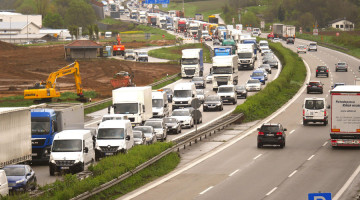 高速上发生重大交通事故如何处理