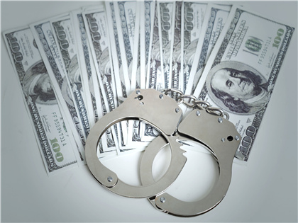 偷窃罪四万判多久